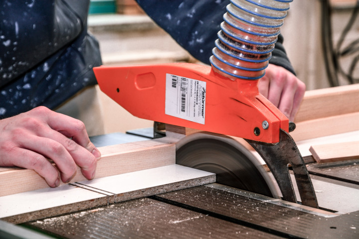 Tischlerei und Holzmontage